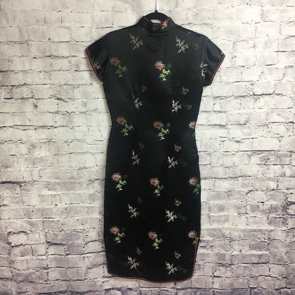 1950s Vintage Silk Cheongsam Qipao from Hong Kong - Picture 6 of 8